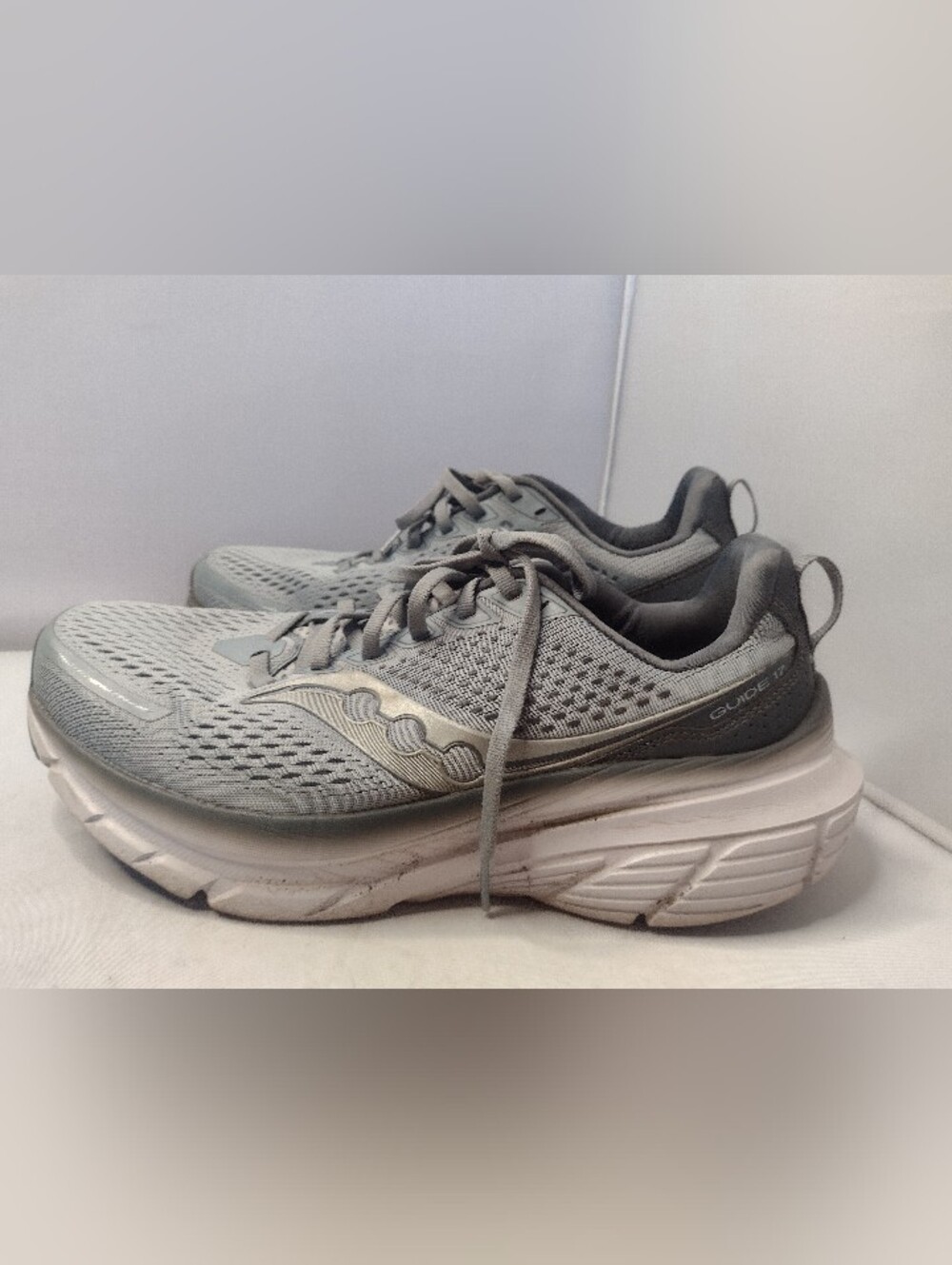 Saucony Guide 17 Mens Size 9.5 W Athletic Running Walk Gym Shoes Sneakers E